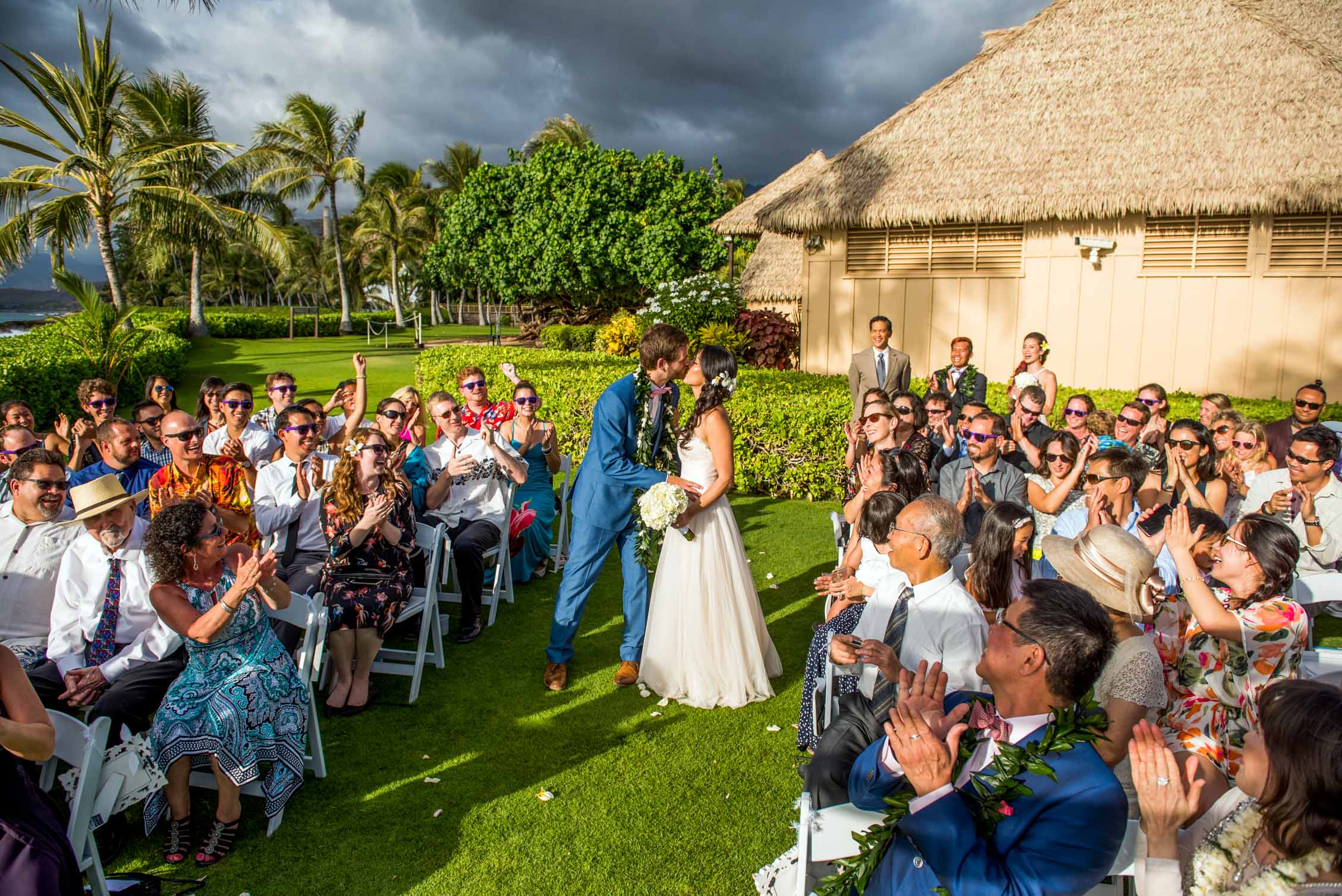 hawaii wedding ceremony kiss